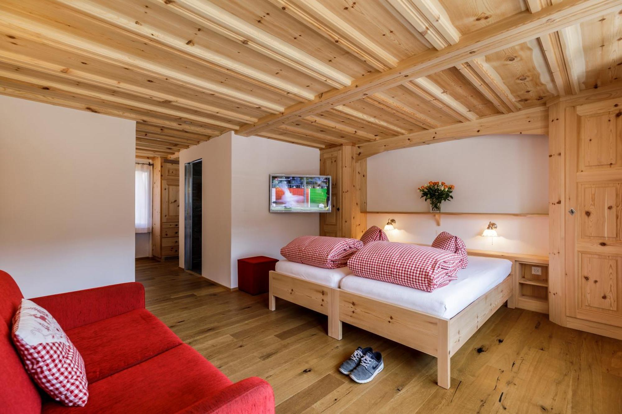 Casa La Roda, Via Da Scola 2 Sedrun Oda fotoğraf